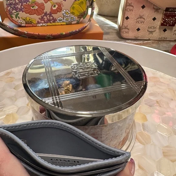 Coach quilted card case gray/blue so nice! - Picture 5 of 6